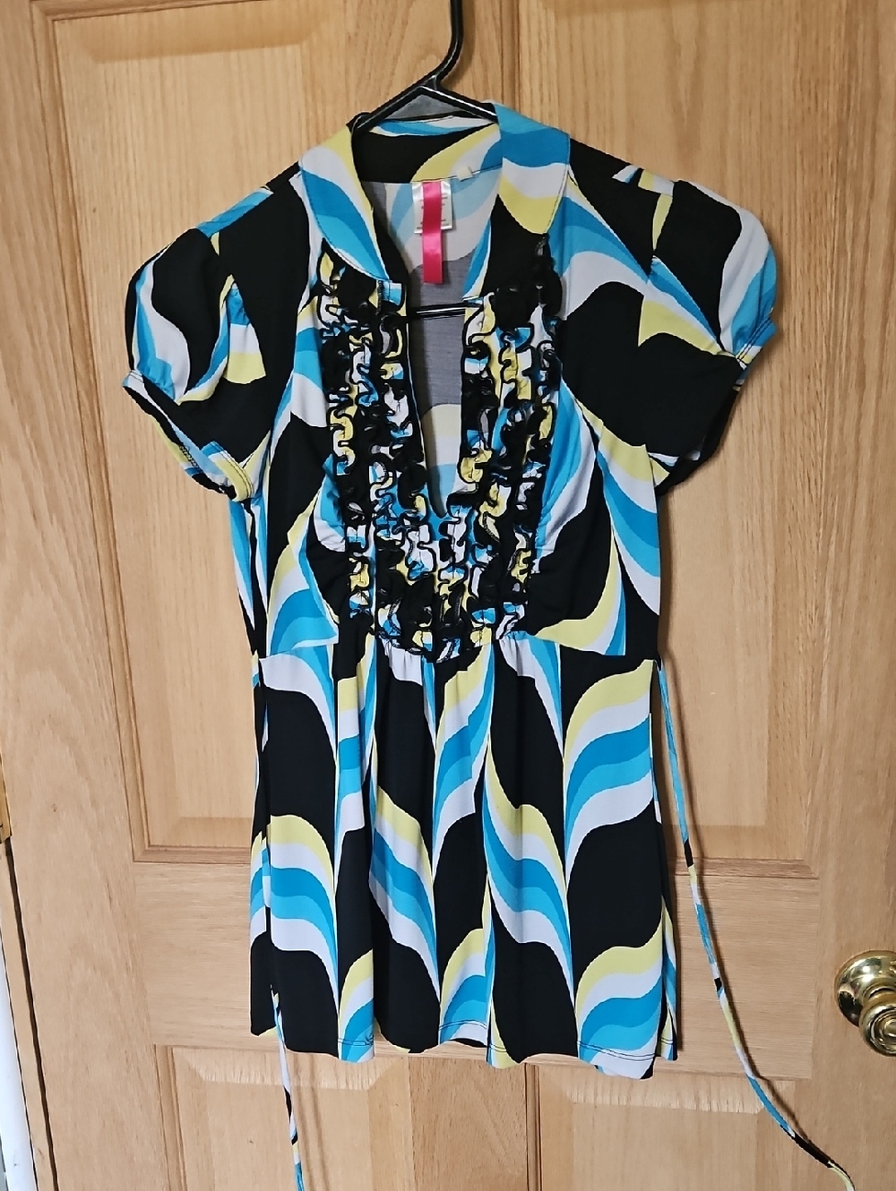 Women's Black Multi-Color Ruffle Front Short Sleeve Top